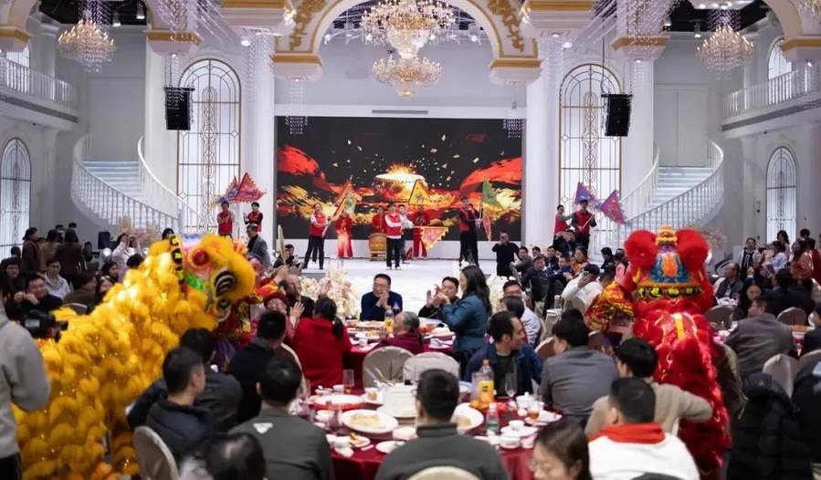 伟乐科技2025年会醒狮表演现场